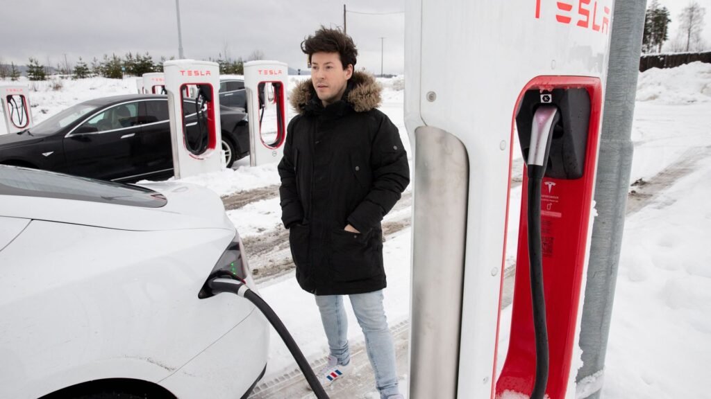 What Are The Experiences Of EV Owners In Extreme Weather Conditions Like Winter?