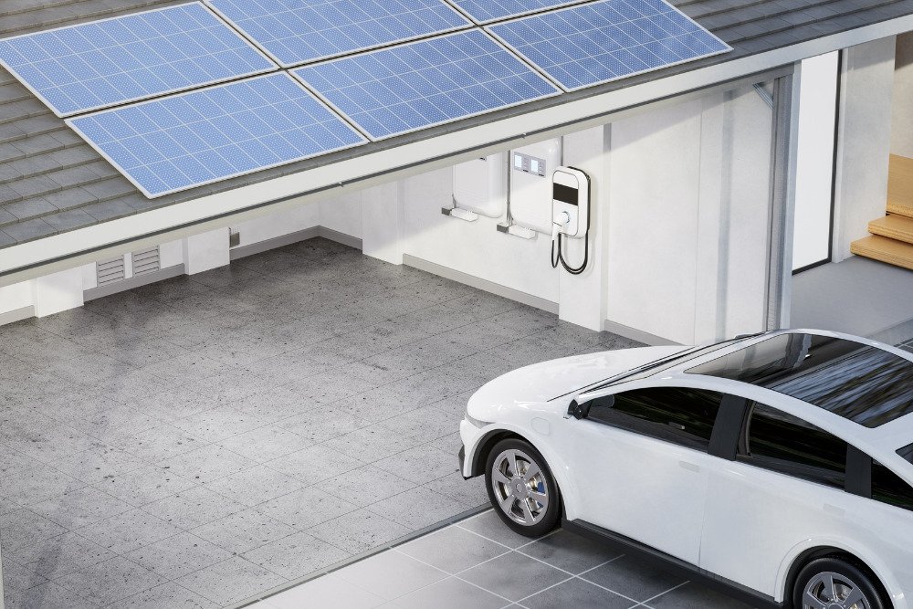 How Do Electric Vehicle Owners Integrate Renewable Energy Sources Like Solar Panels?